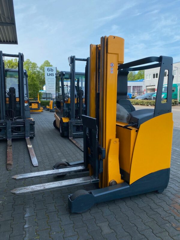 Jungheinrich ETV214 Elektro Schubmaststapler / Hubhöhe 5600mm / Hubkraft 1.400kg / Seriennummer 91028067 / Betriebsstunden 14.125