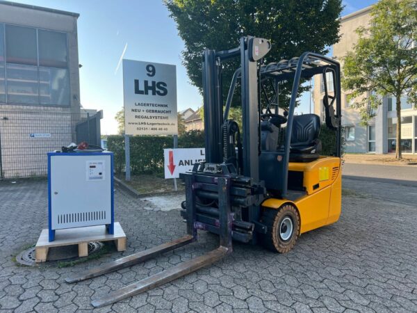 Jungheinrich EFG110 Elektro Frontstapler / Hubhöhe 3000mm / 1000kg Hubkraft / 5300 Betriebsstunden