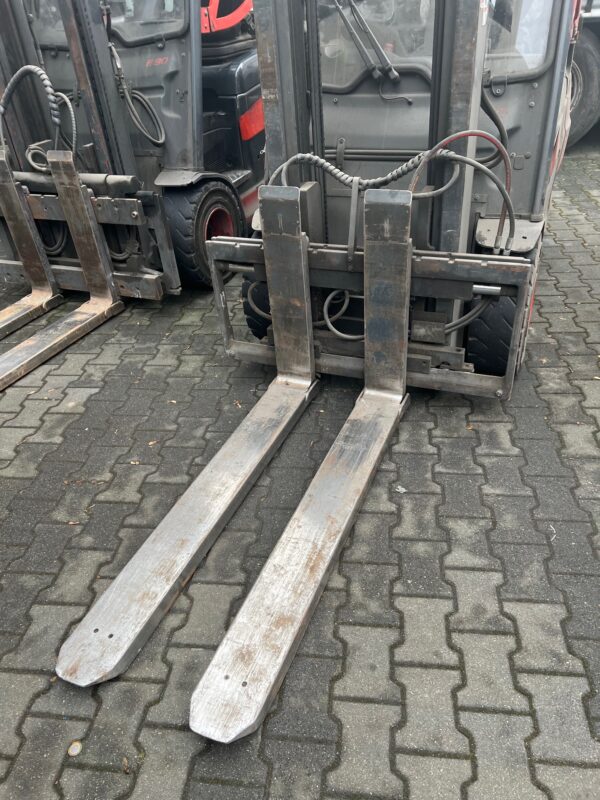 Linde Frontstapler E30 / 4x Verfügbar / Vollkabine / Hubhöhe 6.500mm / Hubkraft 3000 / Seitenschieber + Vorschub / Teleskopgabeln – Bild 5