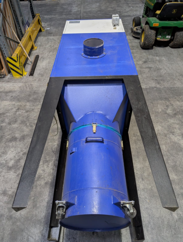 Industriestaubabsaugung / Staubabscheider / TriON POC 20 V, 2,2 kW, 380 V / Maße 2430x750x860 mm