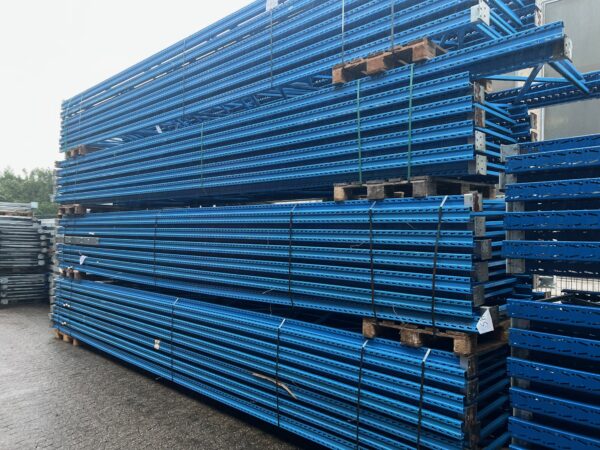Stow Regalsystem PLFB13/ 330x Rahmen Höhe 11.250mm / Tiefe 1.100mm / Feldlast max. 12.000kg / 3000x Traversen PNB0443 (130x50) Länge 2.700mm / 3.000Kg Fachlast / RAL2004 reinorange / 5400 Stellplätze – Bild 3