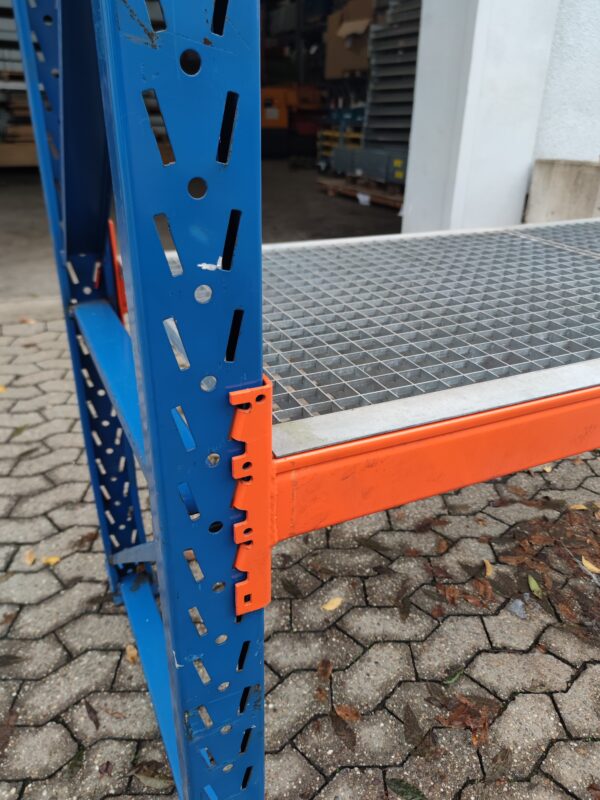 SLP Weitspannregal / Max. Feldlast 4000Kg / Höhe 2460mm / Tiefe 750mm / Traversenlänge 2700mm / Fachlast 2000 Kg / 360 Stellplätze – Bild 2