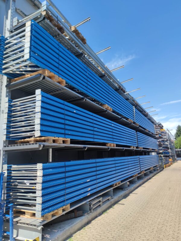 Stow Palettenregal Höhe 11.000mm / Tiefe 1.100mm / Traversenlänge 2.700mm / 3.000 kg Fachlast / 1800 Stellplätze