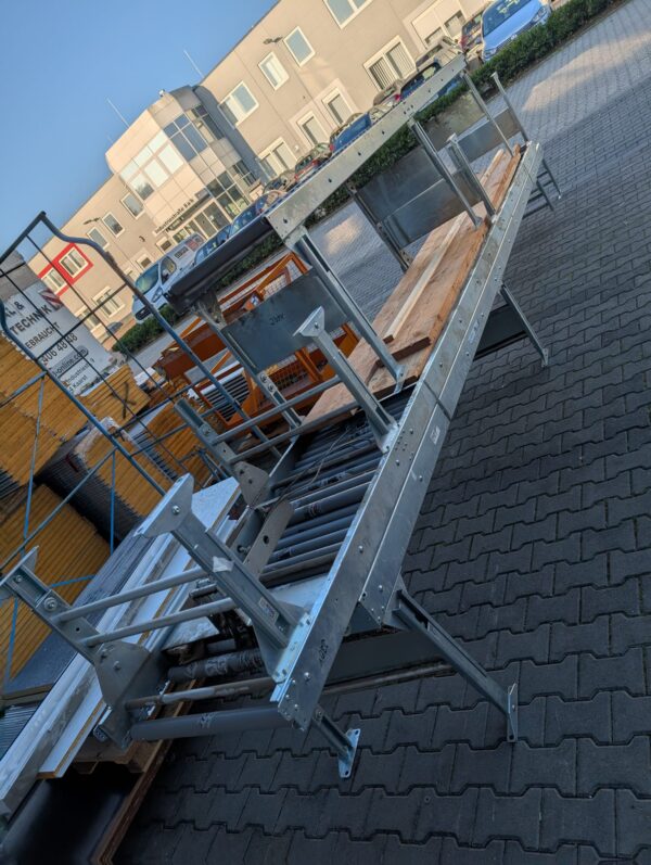 SOCO Systems Förderband-System / Höhenverstellbare Rollbahnen (50-100 cm), 3 Längen, 5 Rollbahnen Verfügbar 3150 / 4000 / 6000 mm – Bild 6